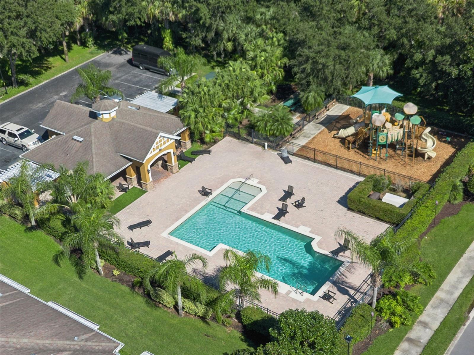 RIVERVIEW TWNHMS PH II - Residential