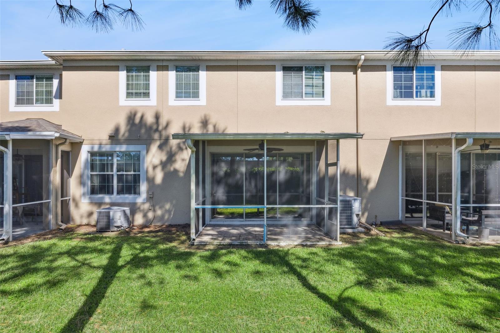 RIVERVIEW TWNHMS PH II - Residential