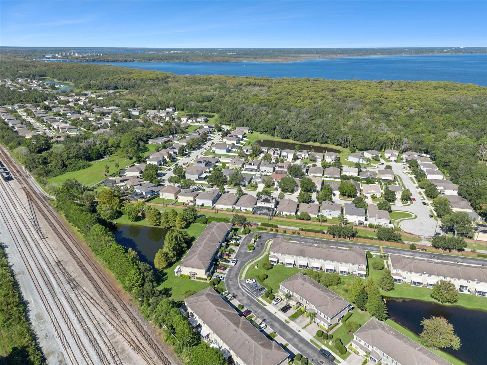 RIVERVIEW TWNHMS PH II - Residential