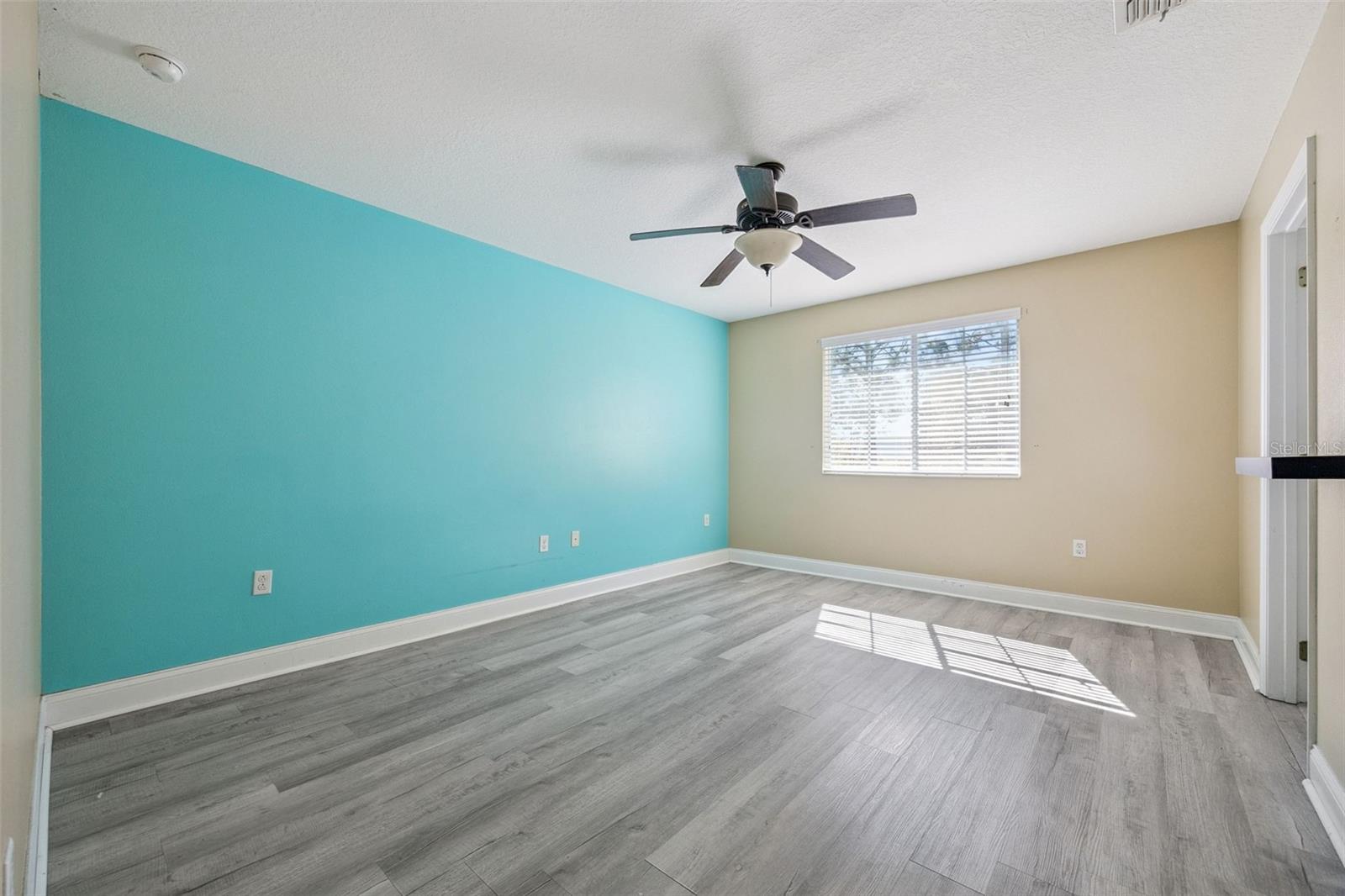 RIVERVIEW TWNHMS PH II - Residential