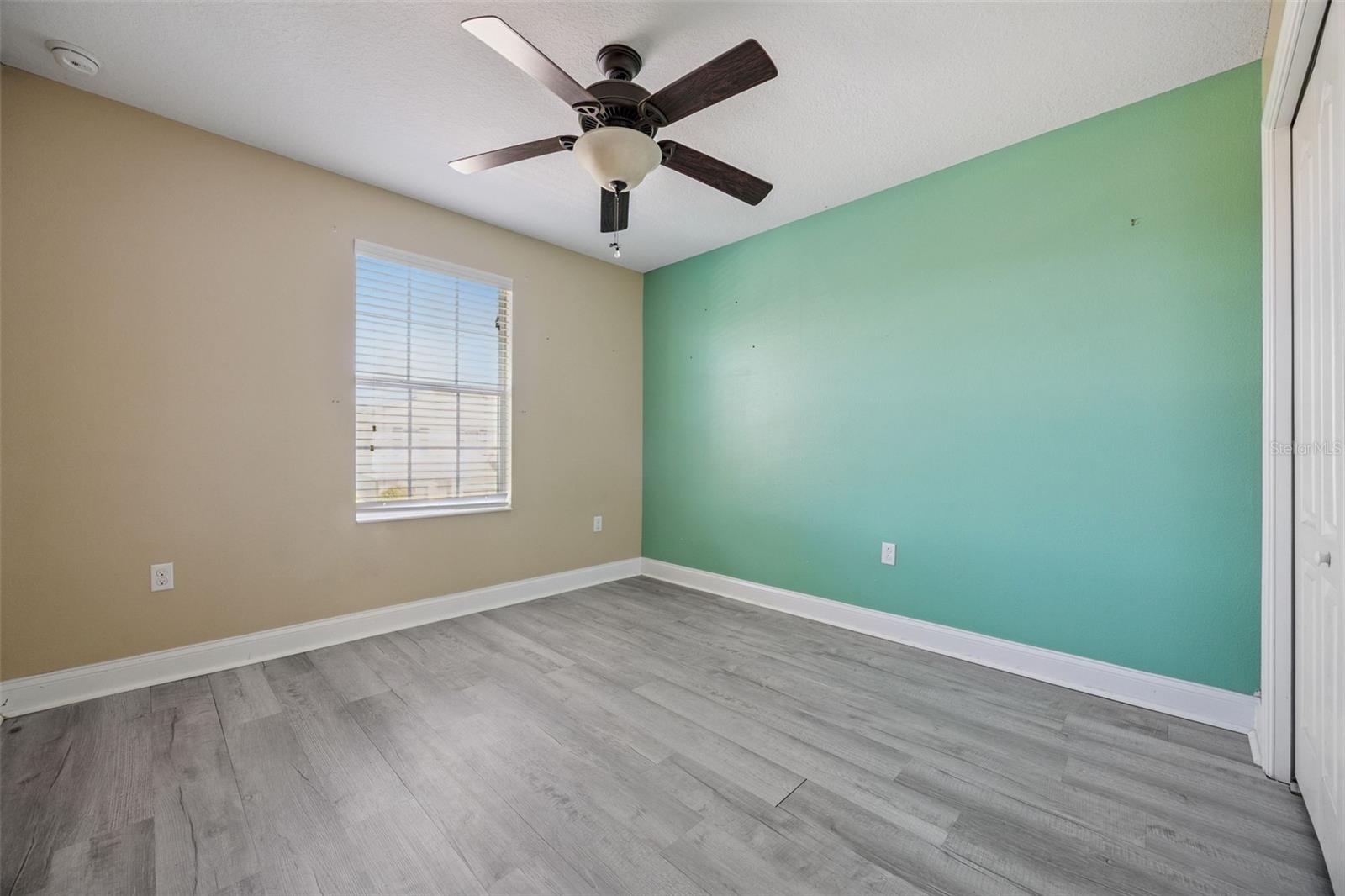 RIVERVIEW TWNHMS PH II - Residential