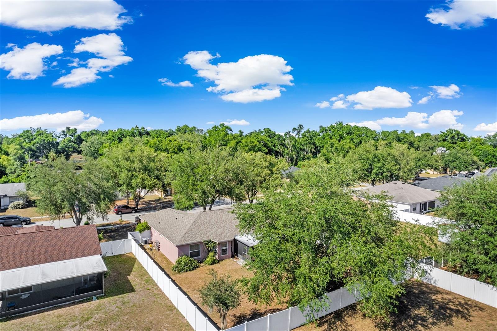 WINSTON MANOR - Residential