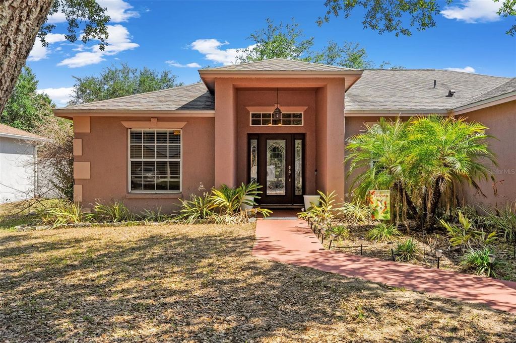Photo of 127 Winston Manor Circle, Seffner, FL 33584 (MLS # TB8509623)