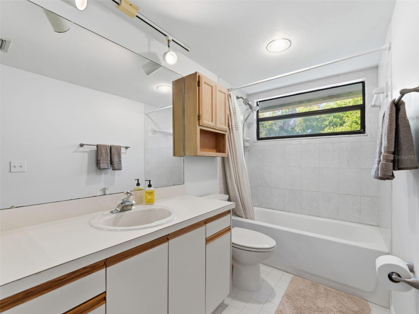 ARBOR TRACE - Residential