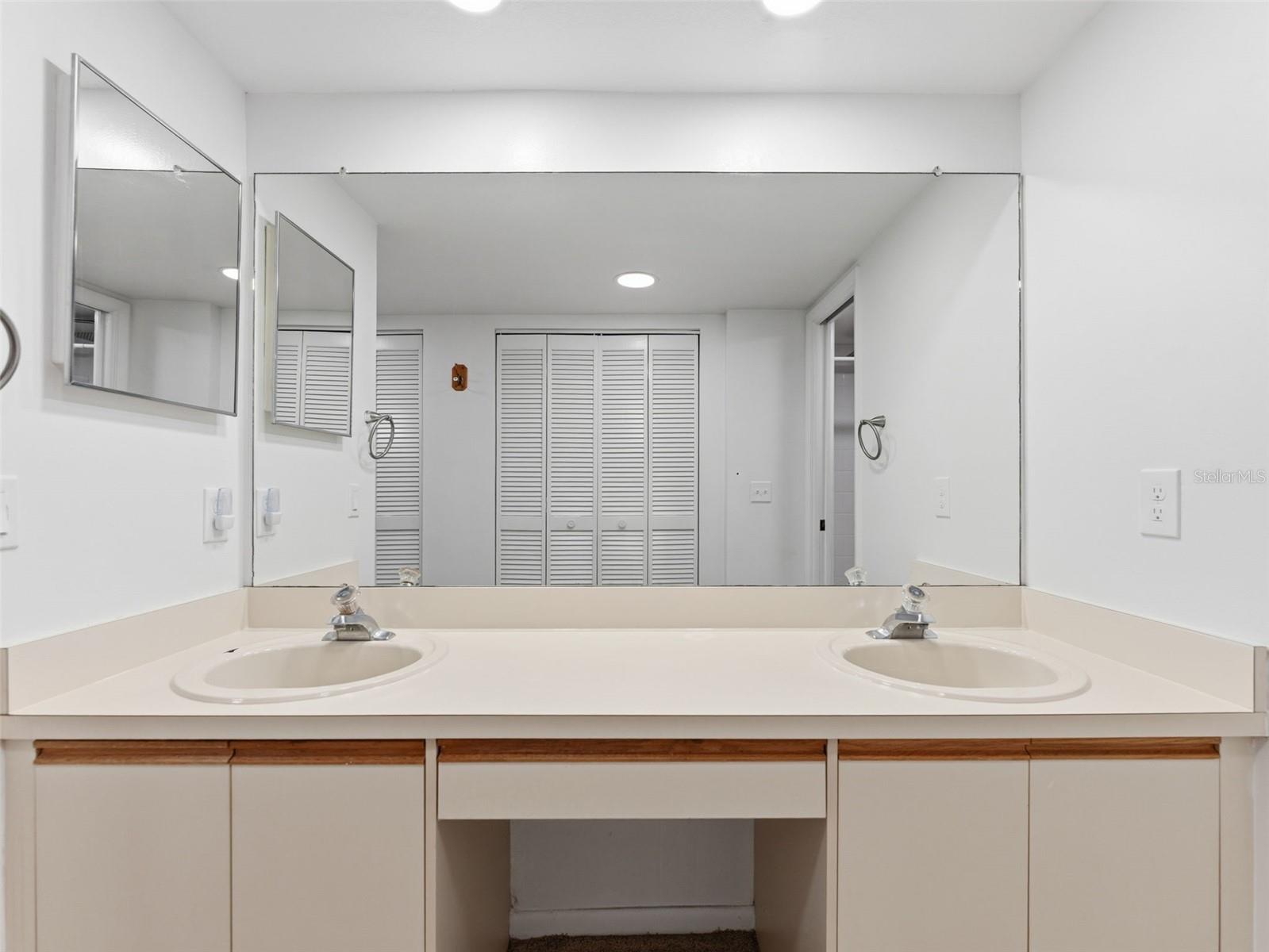 ARBOR TRACE - Residential