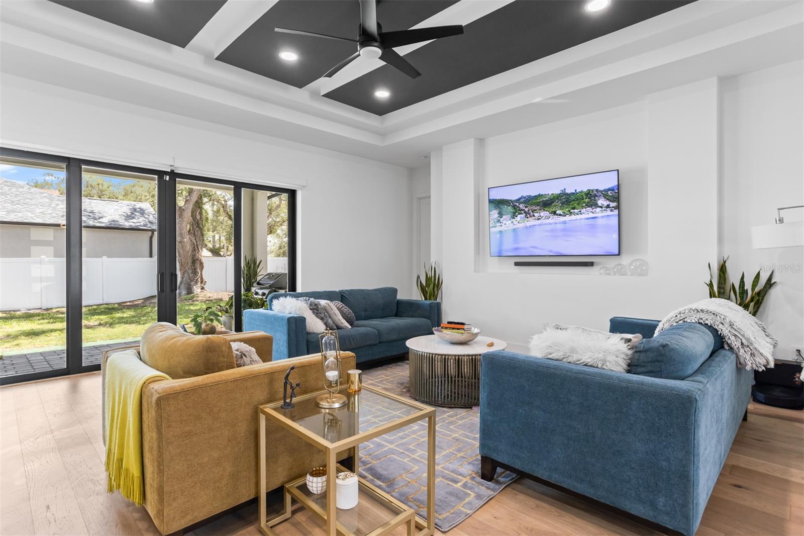 CRESCENT PARK - Residential