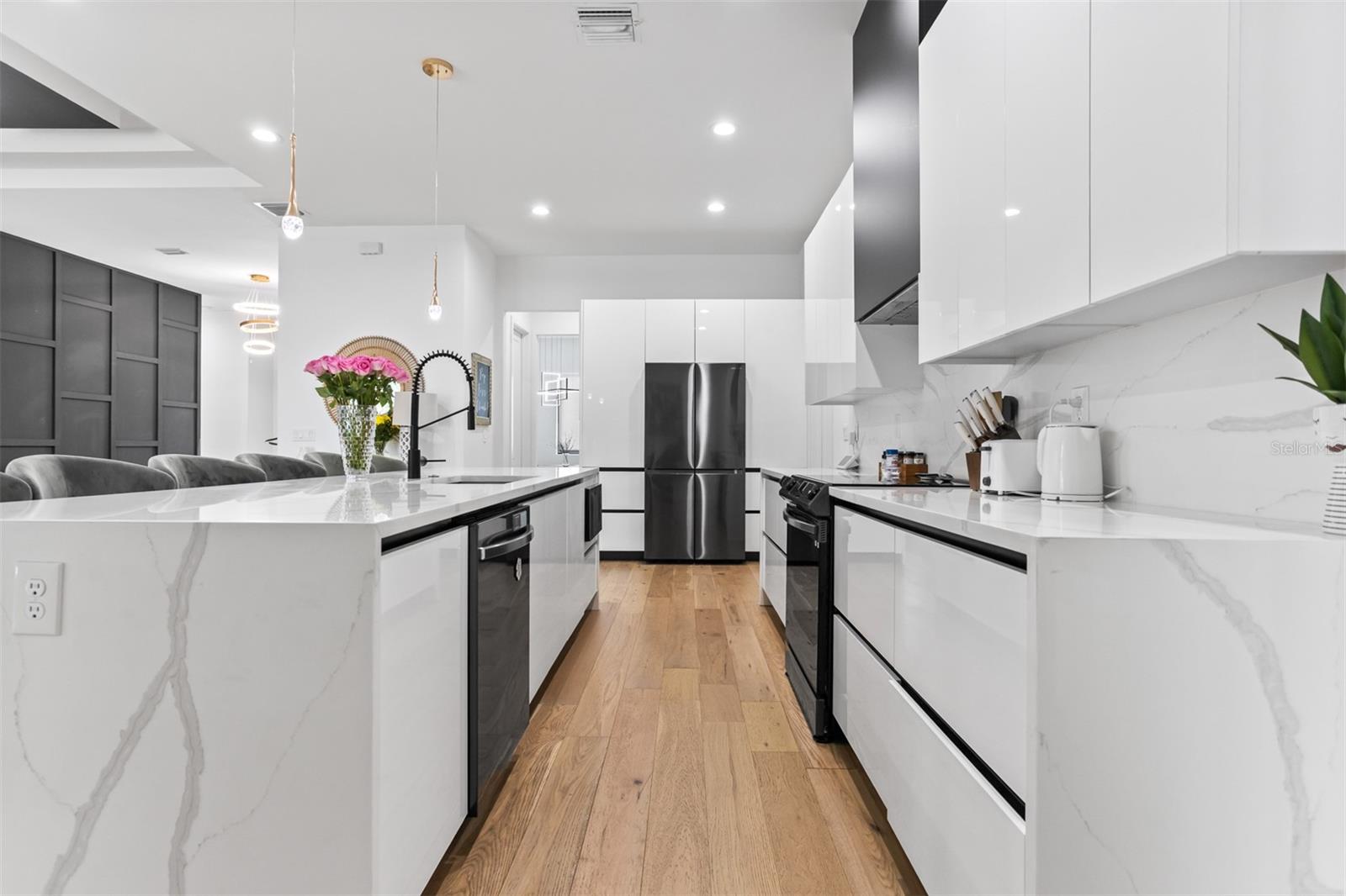CRESCENT PARK - Residential