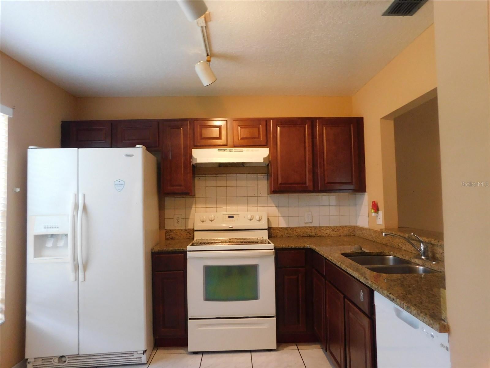 2826 RIDGE COVE COURT