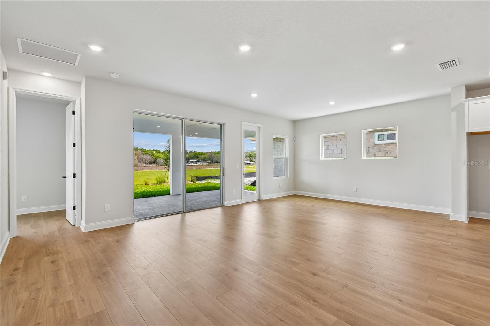 OAKFIELD AT MOUNT DORA - Residential