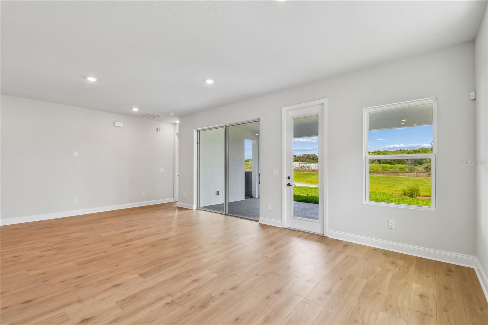 OAKFIELD AT MOUNT DORA - Residential