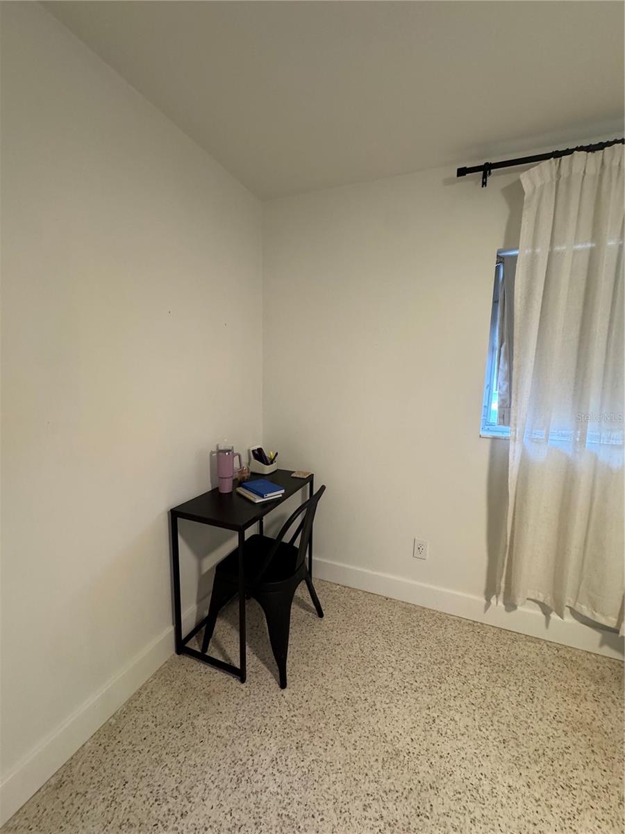 DE SOTO COUNTRY CLUB COLONY - Residential Lease