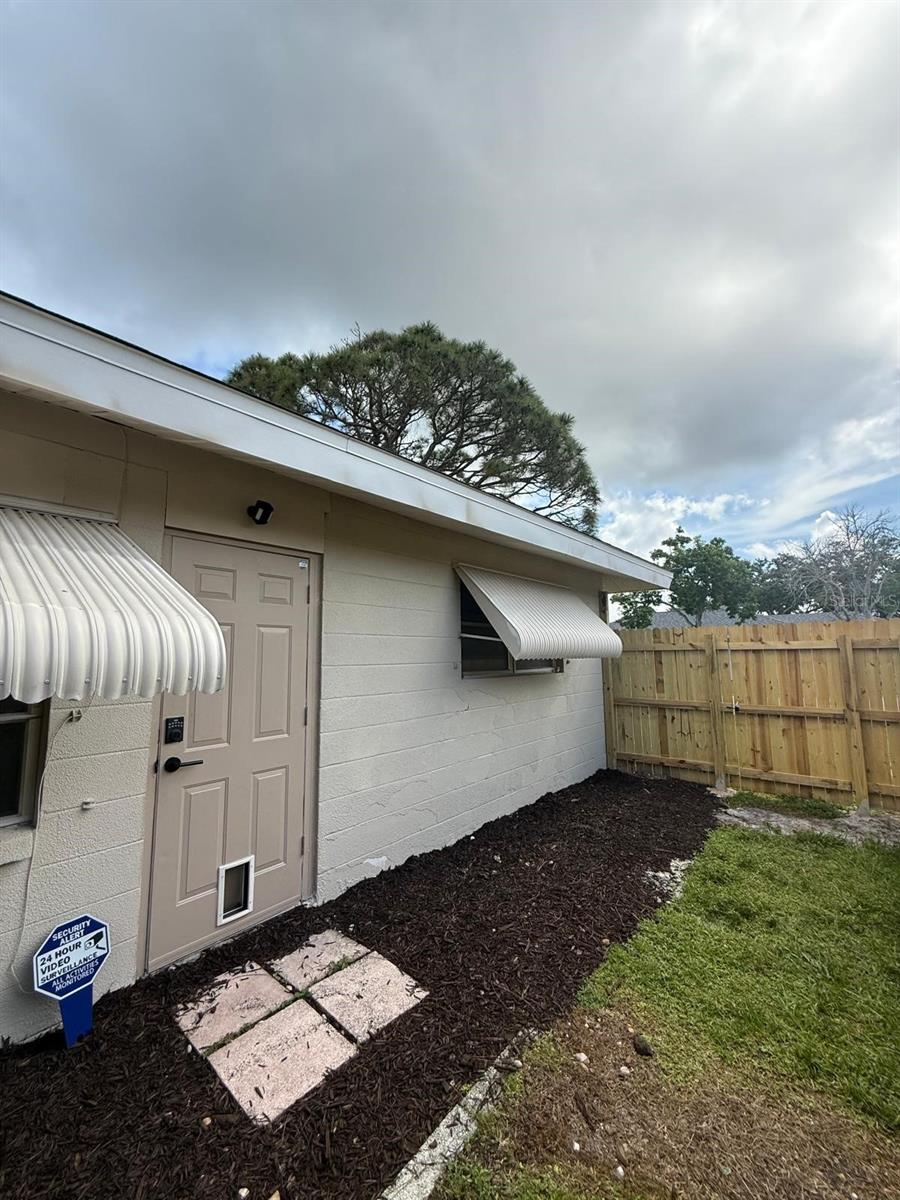 DE SOTO COUNTRY CLUB COLONY - Residential Lease