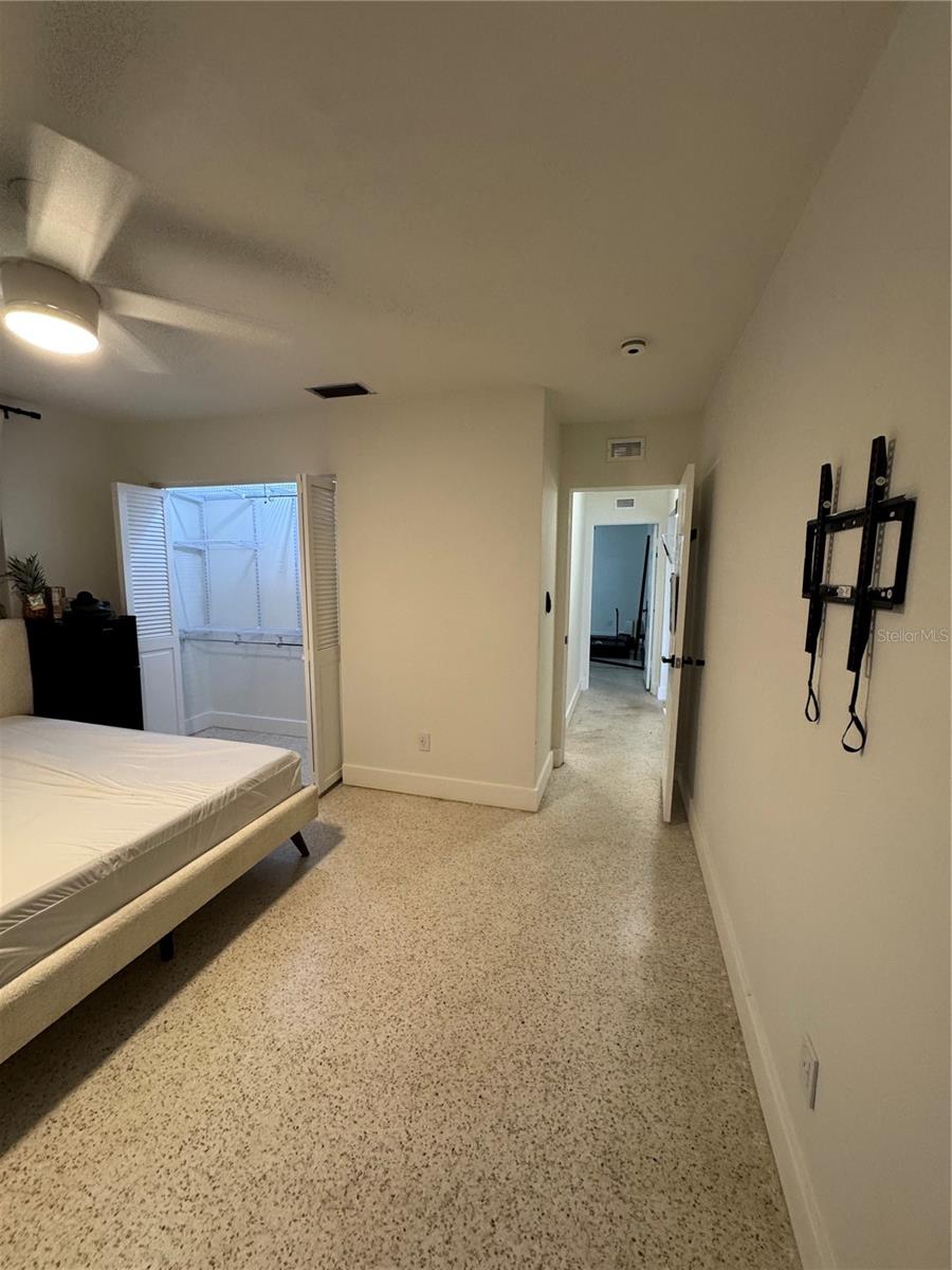 DE SOTO COUNTRY CLUB COLONY - Residential Lease