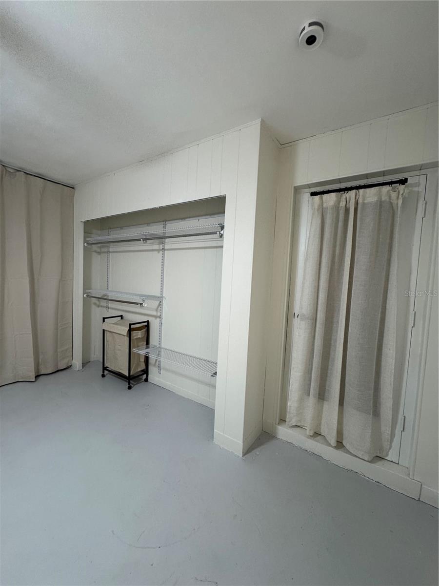 DE SOTO COUNTRY CLUB COLONY - Residential Lease