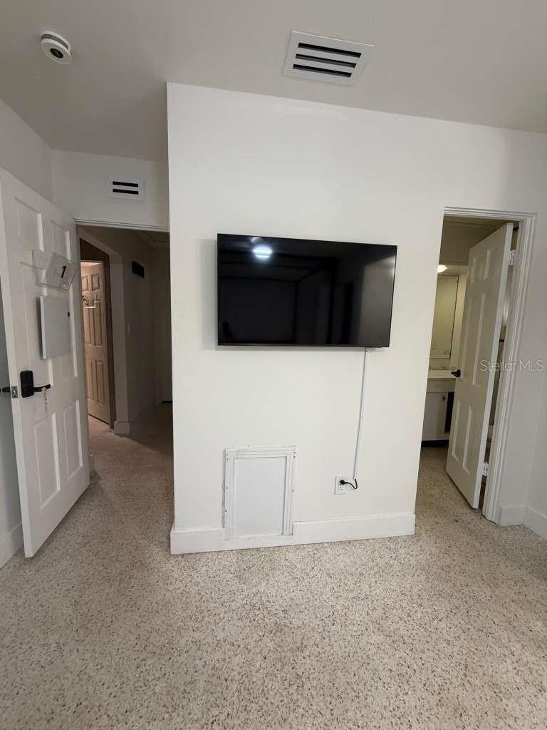 DE SOTO COUNTRY CLUB COLONY - Residential Lease