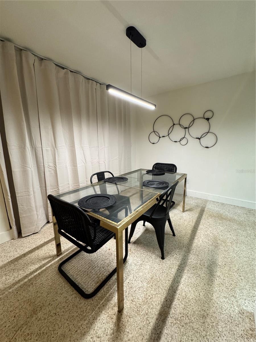 DE SOTO COUNTRY CLUB COLONY - Residential Lease