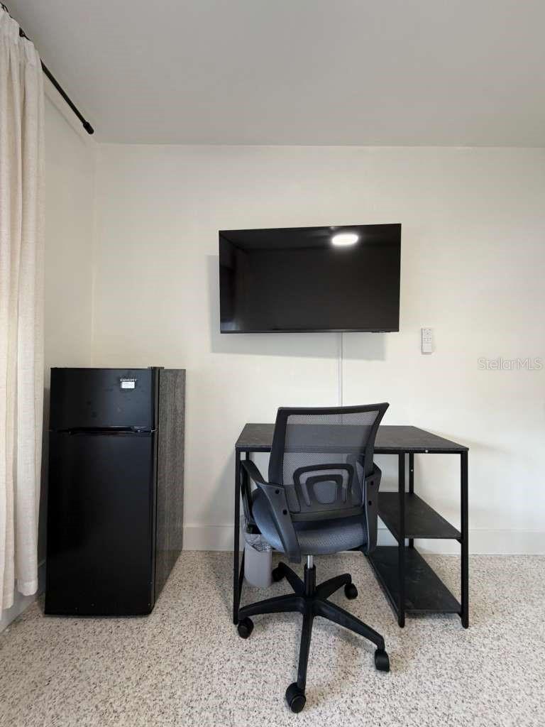 DE SOTO COUNTRY CLUB COLONY - Residential Lease