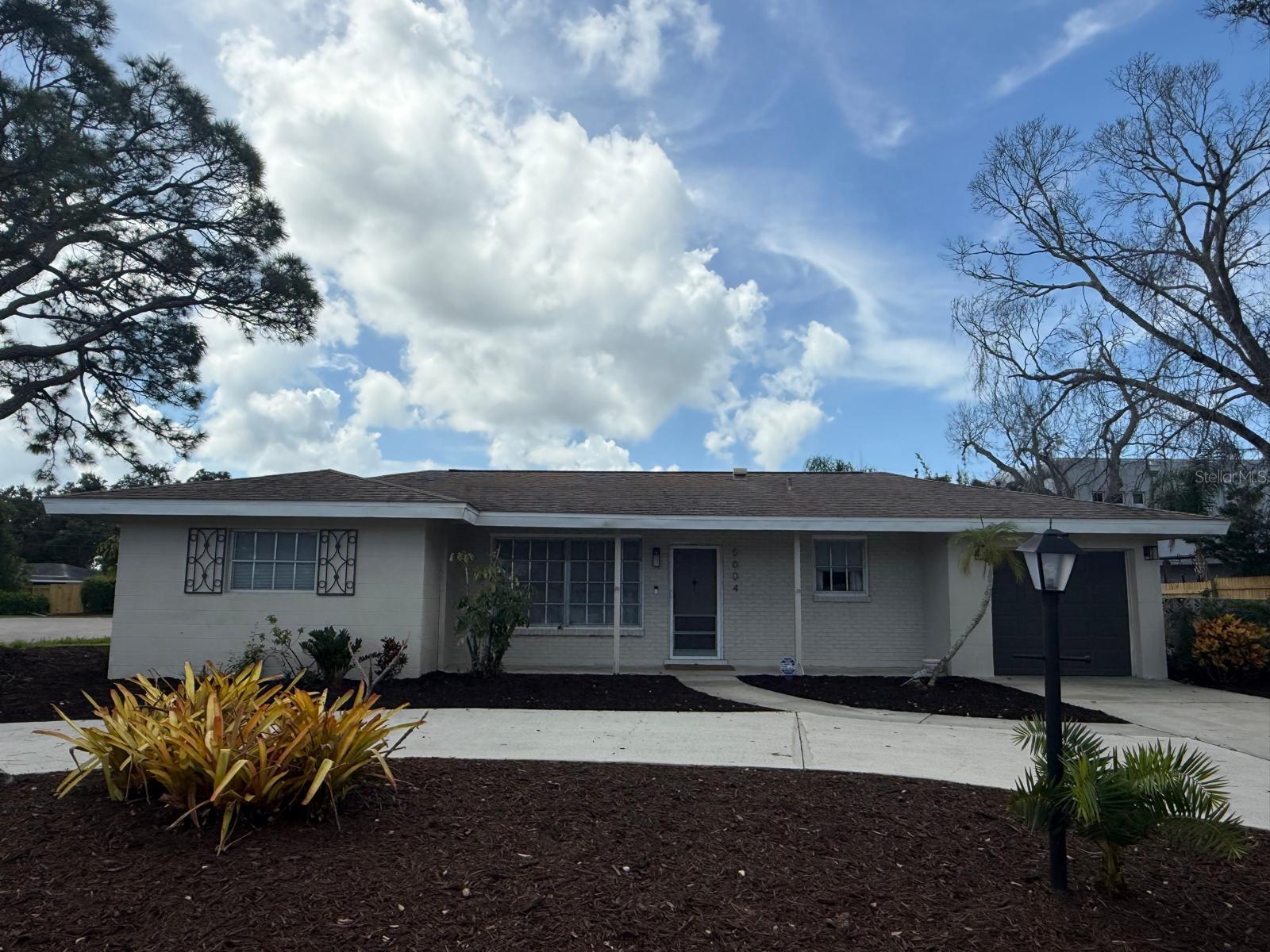 DE SOTO COUNTRY CLUB COLONY - Residential Lease