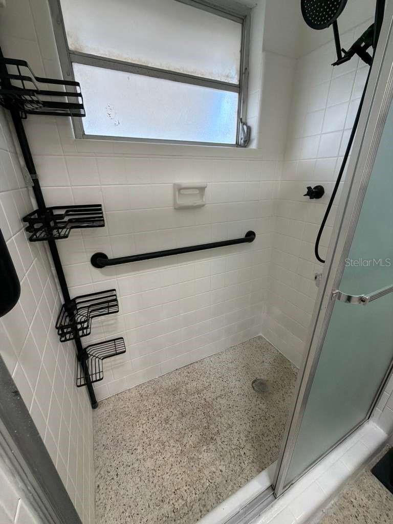 DE SOTO COUNTRY CLUB COLONY - Residential Lease
