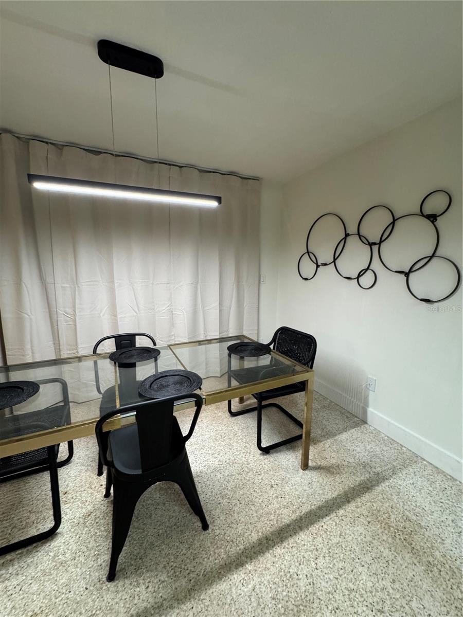 DE SOTO COUNTRY CLUB COLONY - Residential Lease