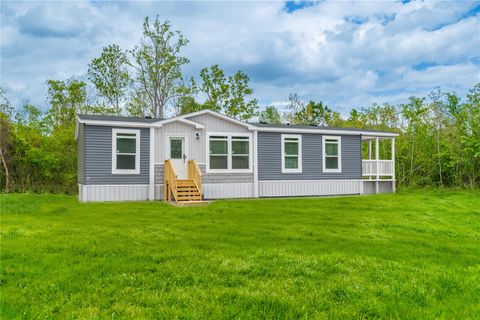 Photo of 14823 SE County Road 100a, Starke, FL 32091 (MLS # GC539124)