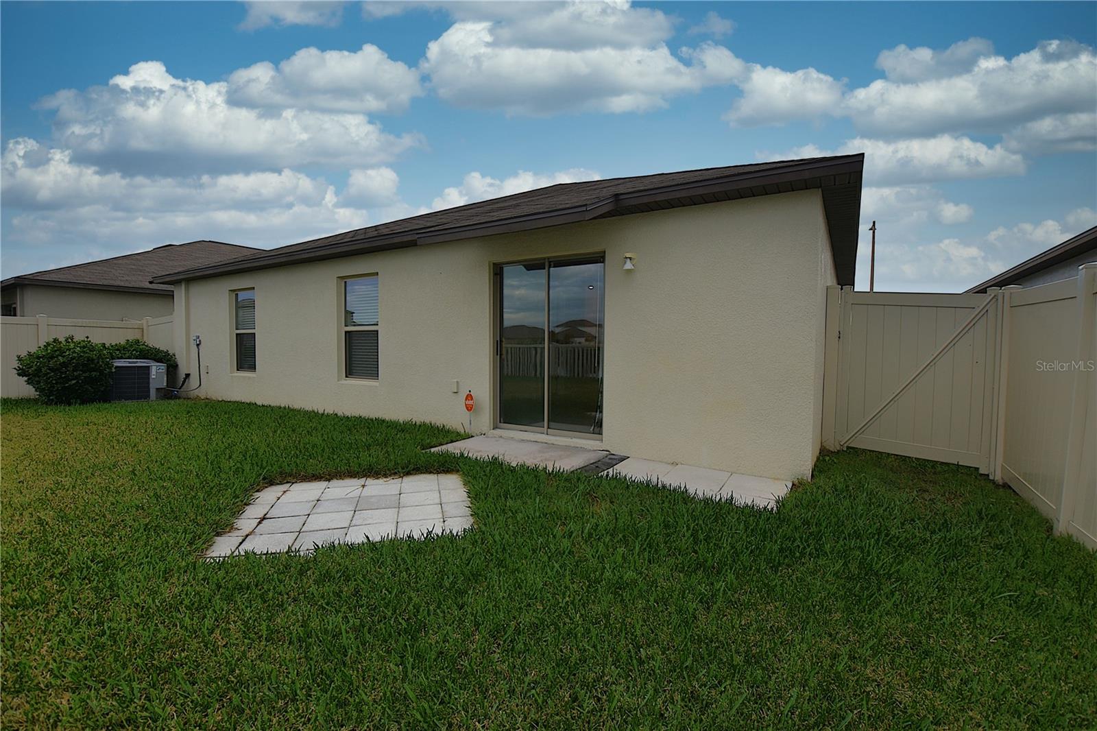 RIVERSTONE - Residential Lease