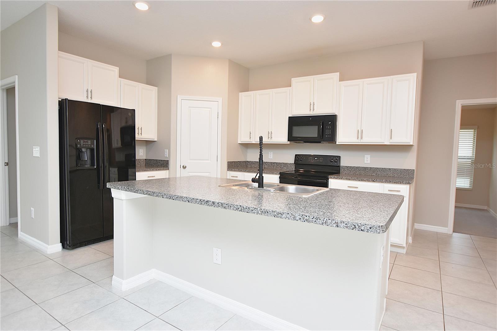 RIVERSTONE - Residential Lease