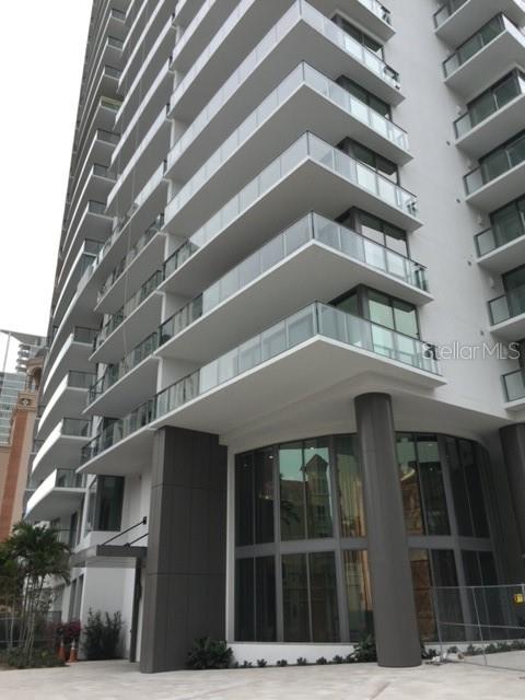 HIGH CEILINGS. Beautiful Condo with Ocean Views. Very spacious with 2 bedrooms with a den and 2 and a half bath. The Den can be converted into an extra sleeping space for your guests. Large balconies overlooking the yacht club marinas and the St Petersburg Pier. Large amenities deck on the same floor. Amenities include swimming pools, hot tub, exercise room, and yoga and bike room. Large gas grills located throughout the amenities deck area. It’s a resort like living. Come see it soon. Realtor is related to the owner of this property.