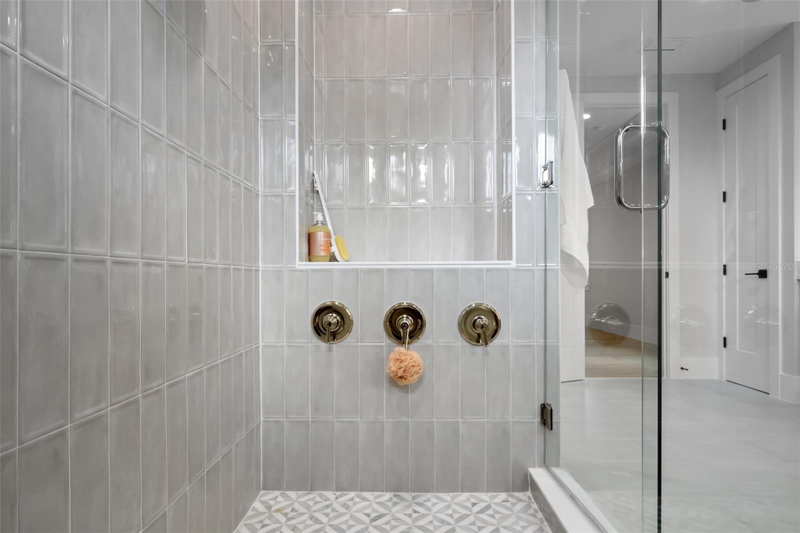 HENDERSON BEACH - Residential