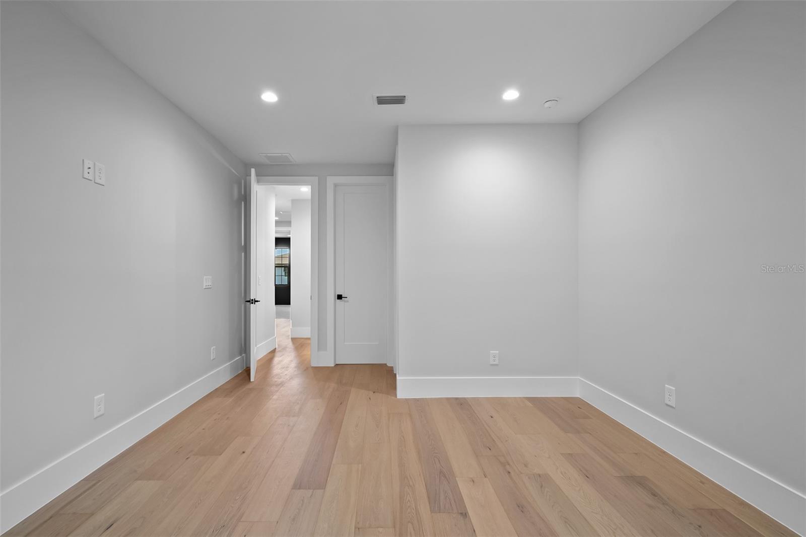 HENDERSON BEACH - Residential