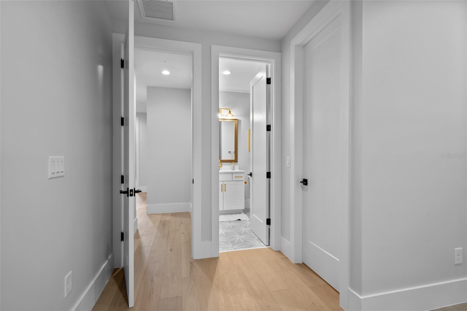 HENDERSON BEACH - Residential