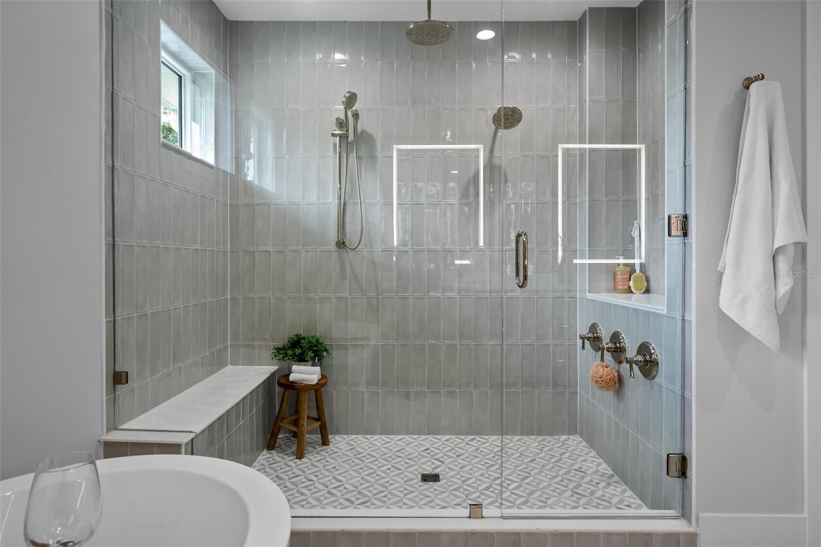 HENDERSON BEACH - Residential