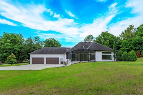 A home in EUSTIS