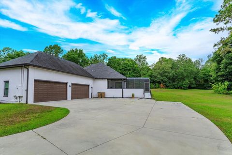 A home in EUSTIS