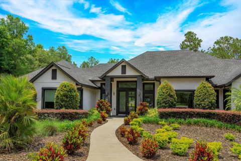 A home in EUSTIS