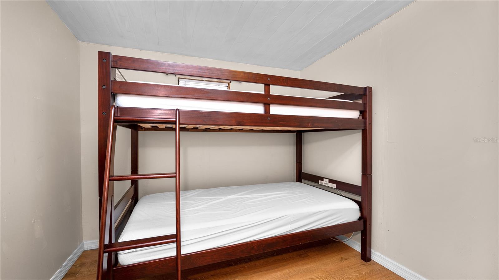 FAIRVIEW VILLAGE - Residential