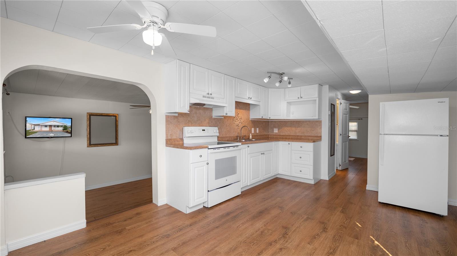 FAIRVIEW VILLAGE - Residential