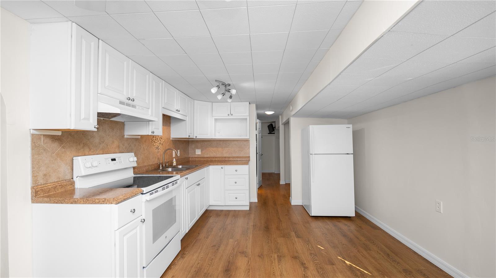 FAIRVIEW VILLAGE - Residential