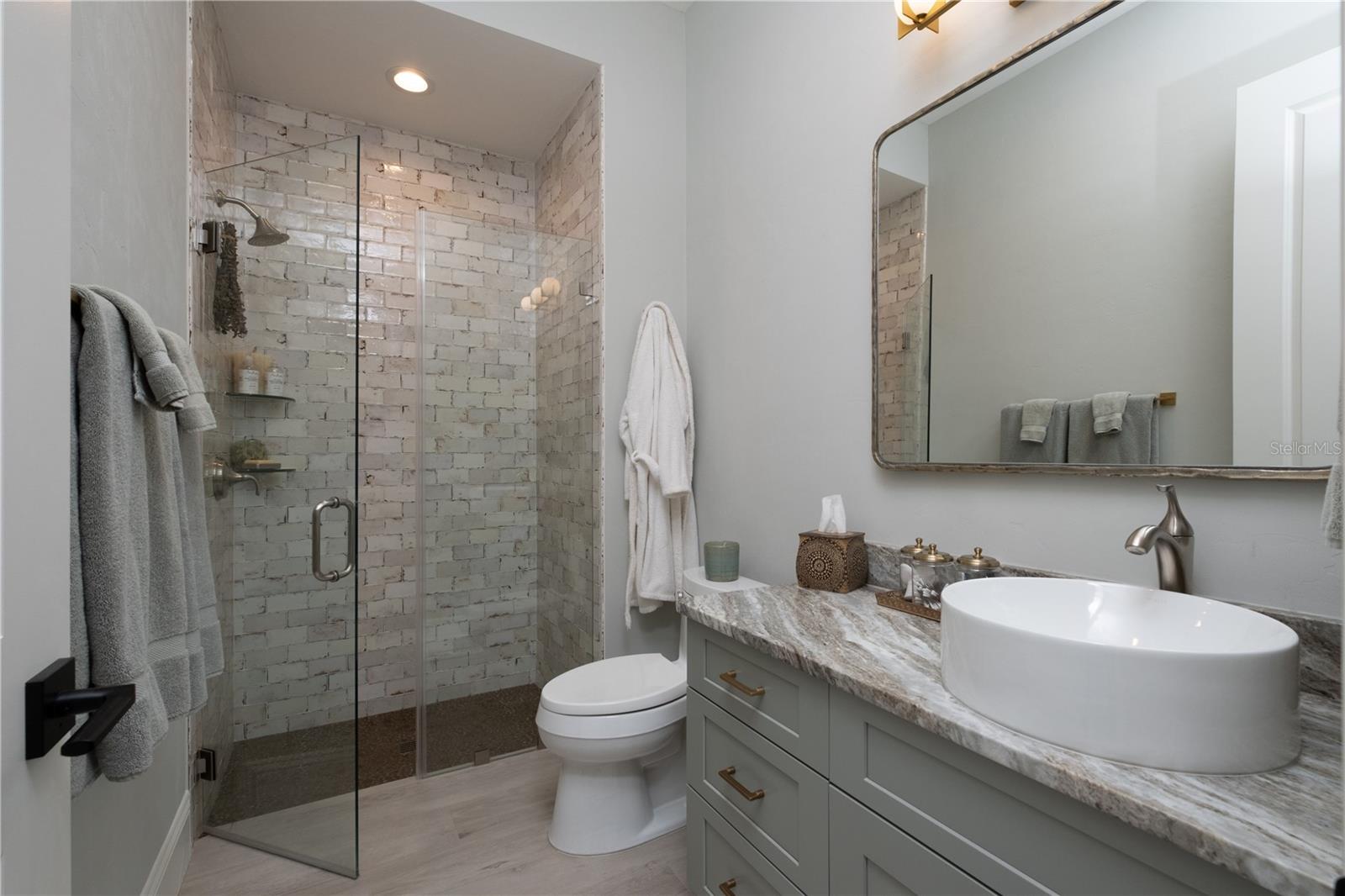 OAKMONT PH 2 PB 32 PG 30 - Residential