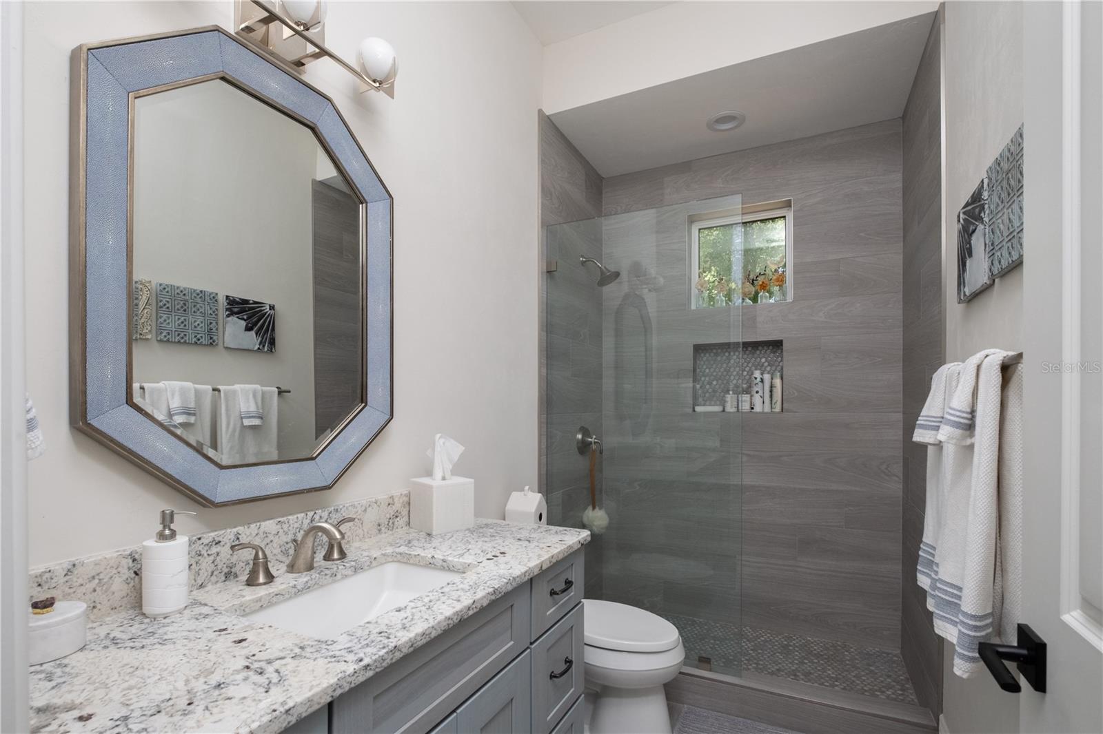 OAKMONT PH 2 PB 32 PG 30 - Residential