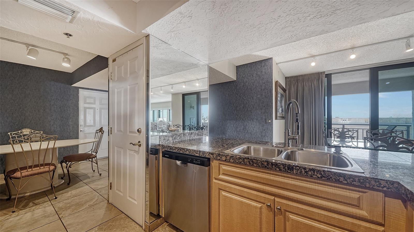 SIESTA SANDS RESORT N-TS - Residential
