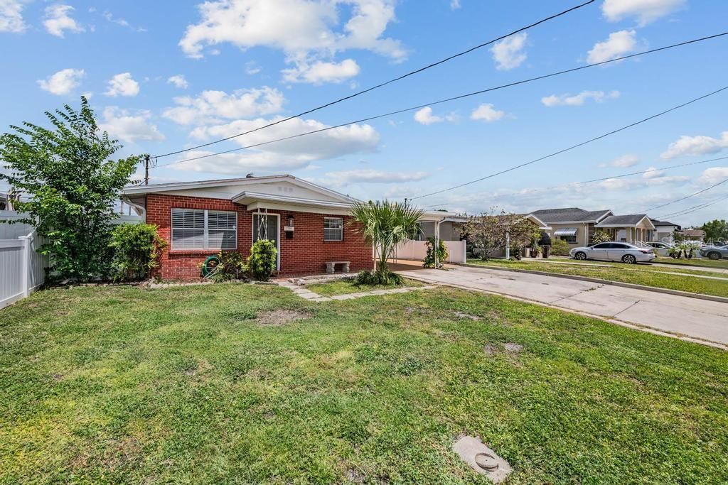 Photo of 2709 W Abdella Street, Tampa, FL 33607 (MLS # TB8501871)