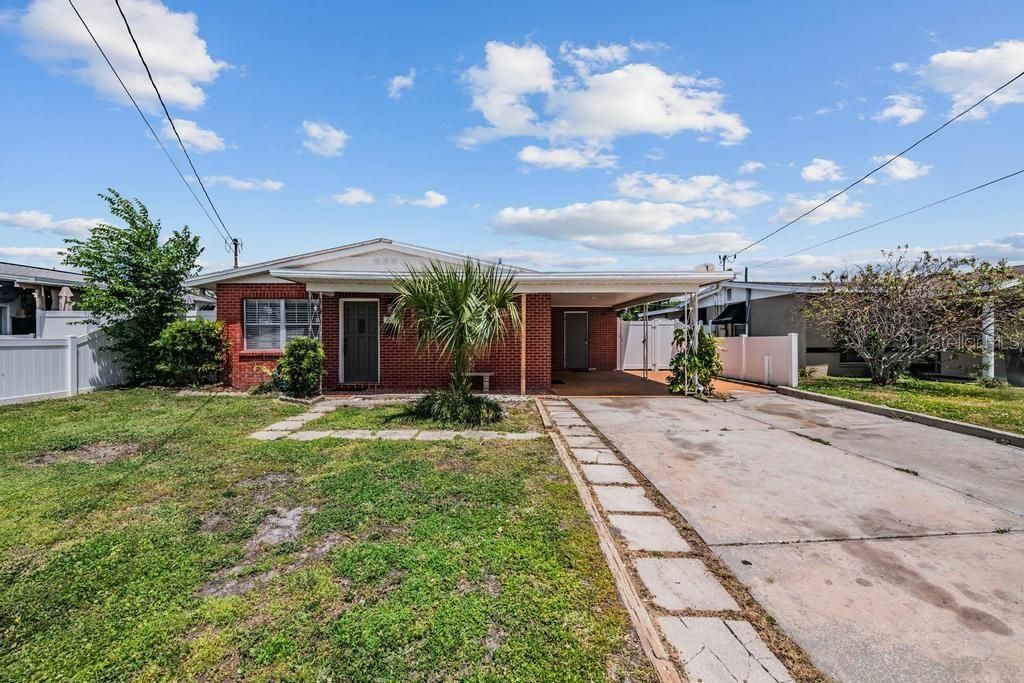 Photo of 2709 W Abdella Street, Tampa, FL 33607 (MLS # TB8501871)