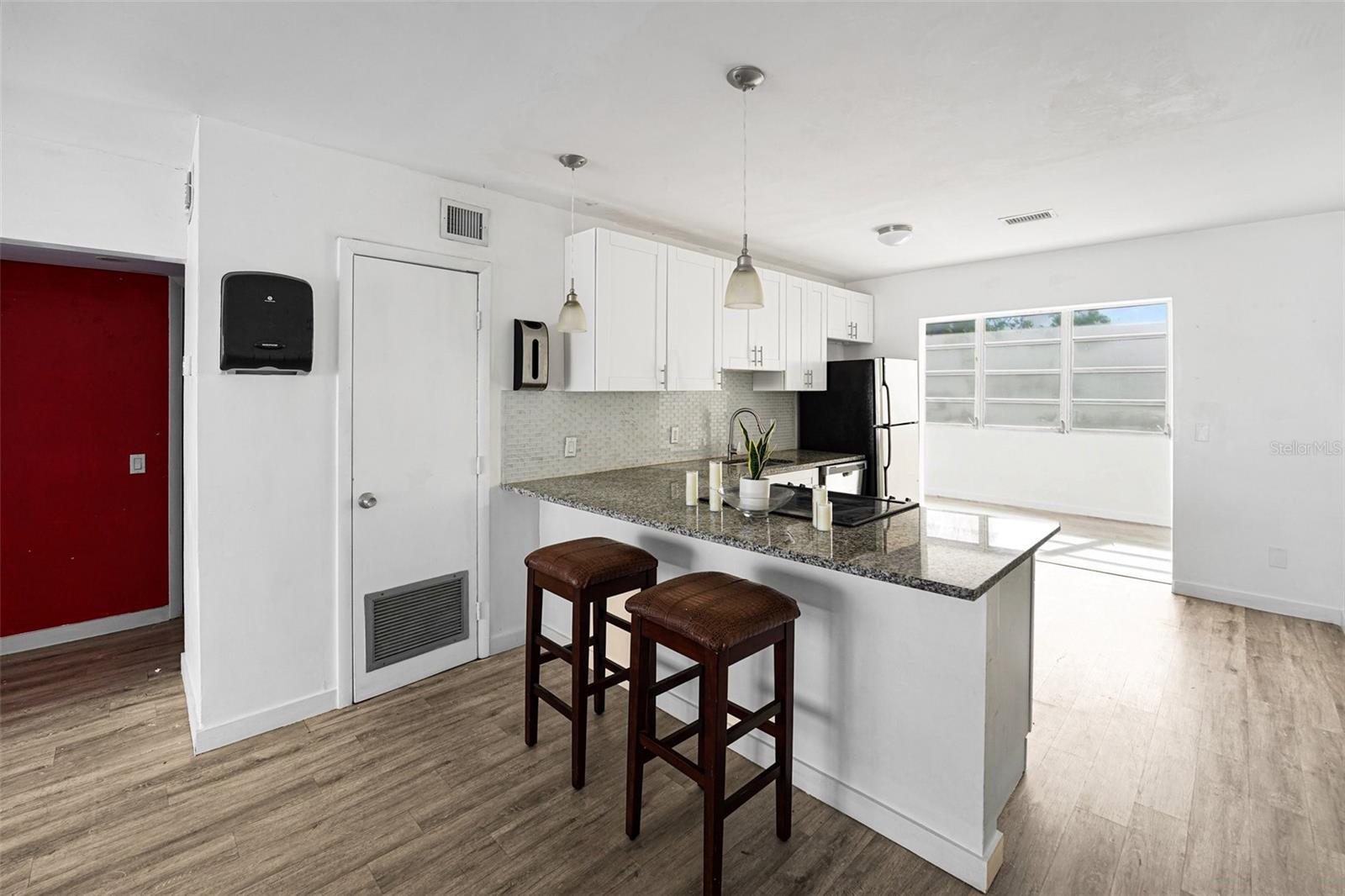 CLEARVIEW OAKS UNIT 6 CONDO BLDG Z 23A, APT 1042 - Residential