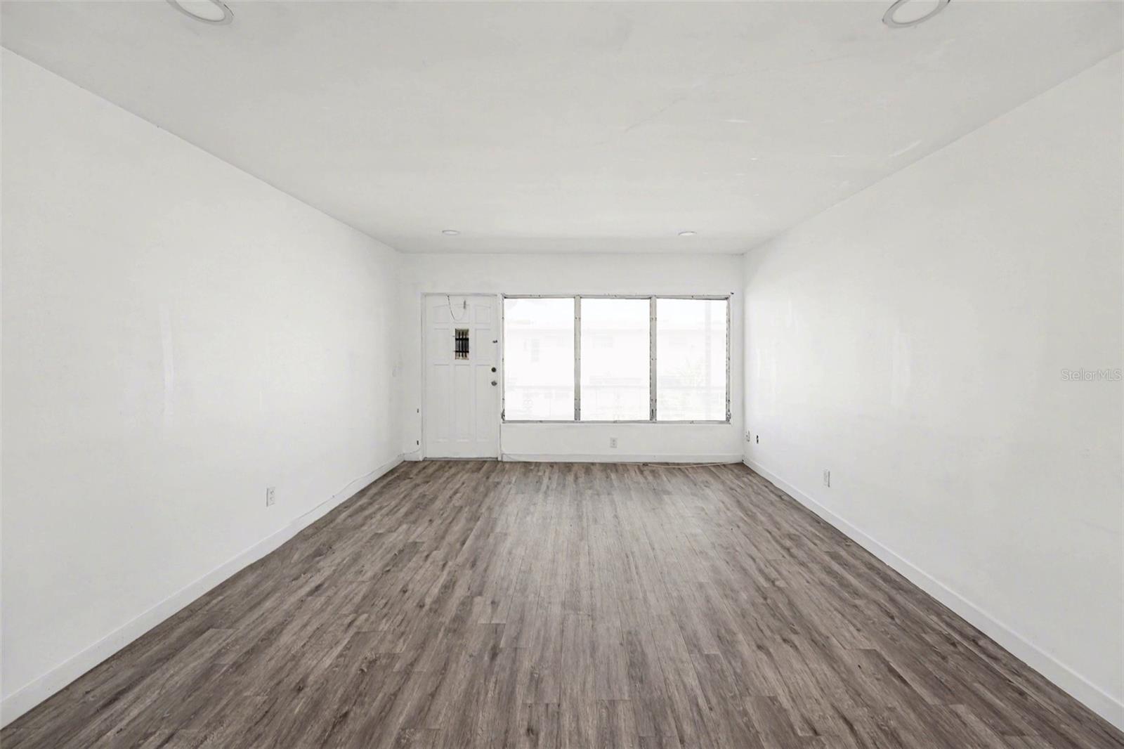 CLEARVIEW OAKS UNIT 6 CONDO BLDG Z 23A, APT 1042 - Residential