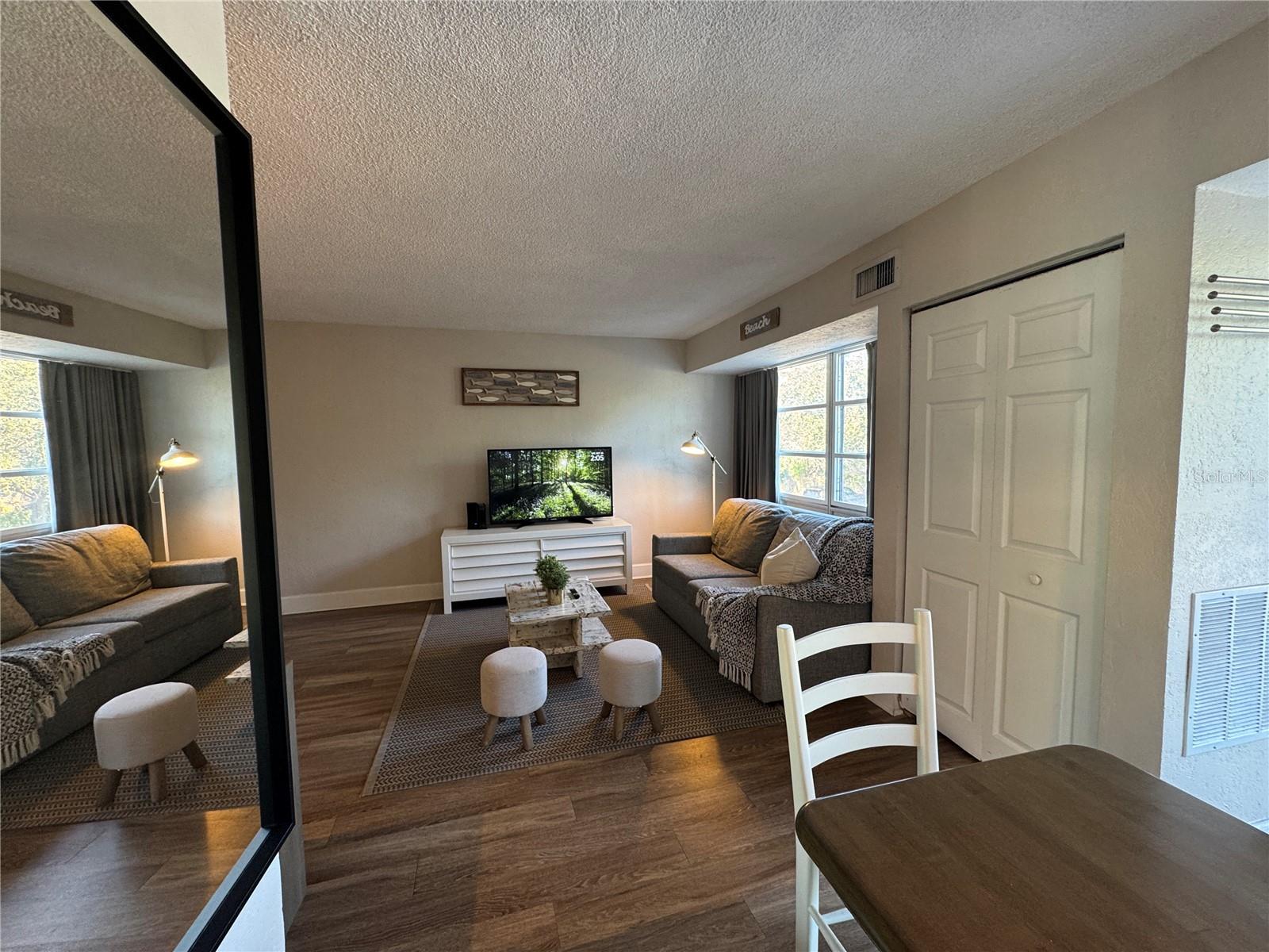 THE WAVE CONDO - Residential Lease