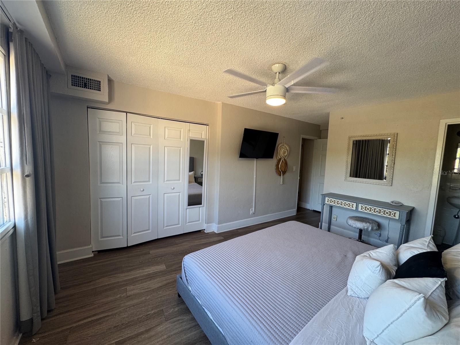 THE WAVE CONDO - Residential Lease