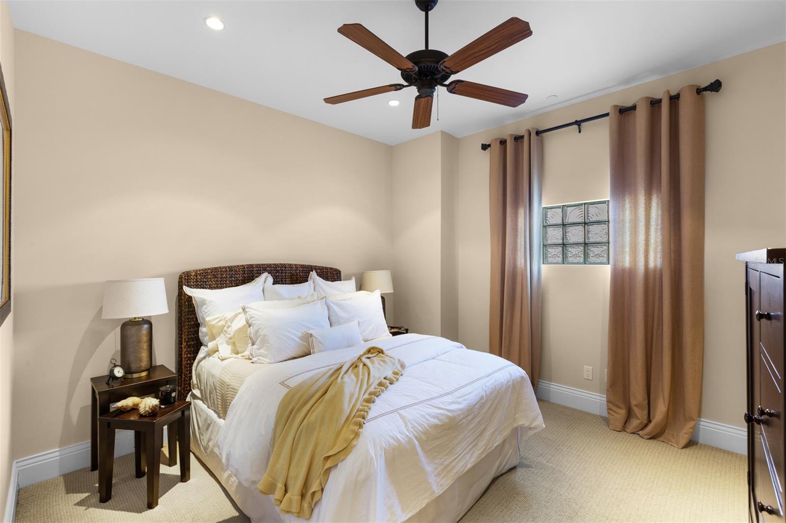 HAMMOCK DUNES - Residential