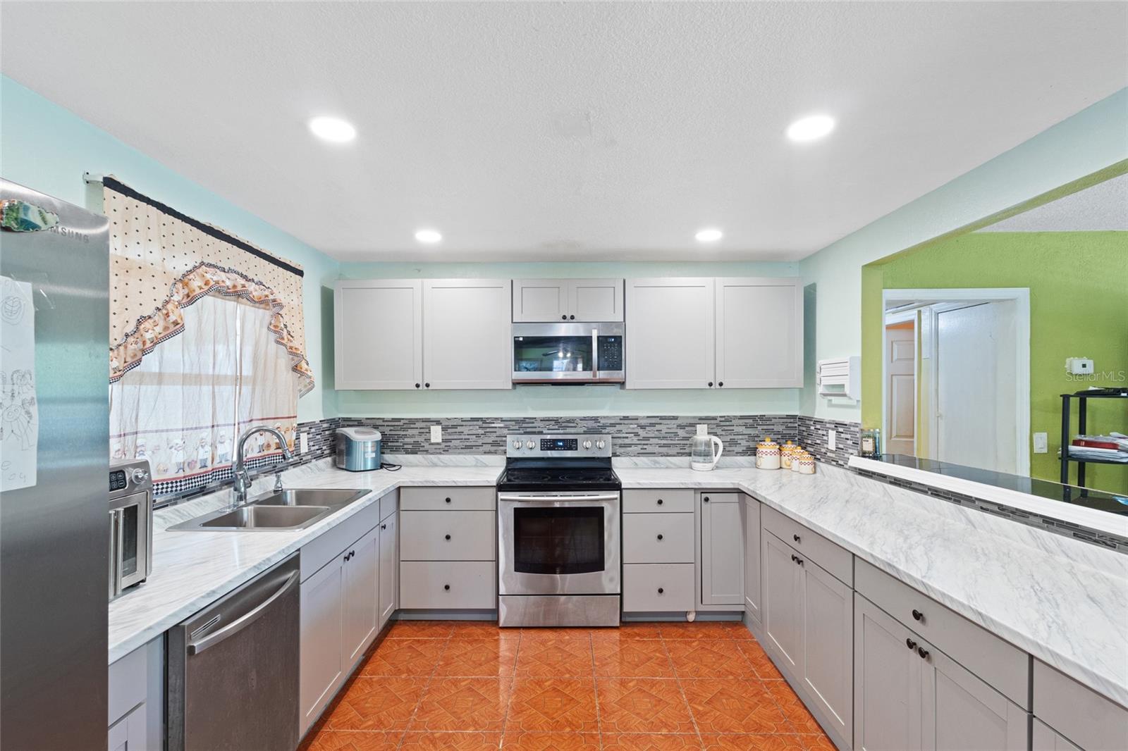 1607 LAKE LORINE DRIVE