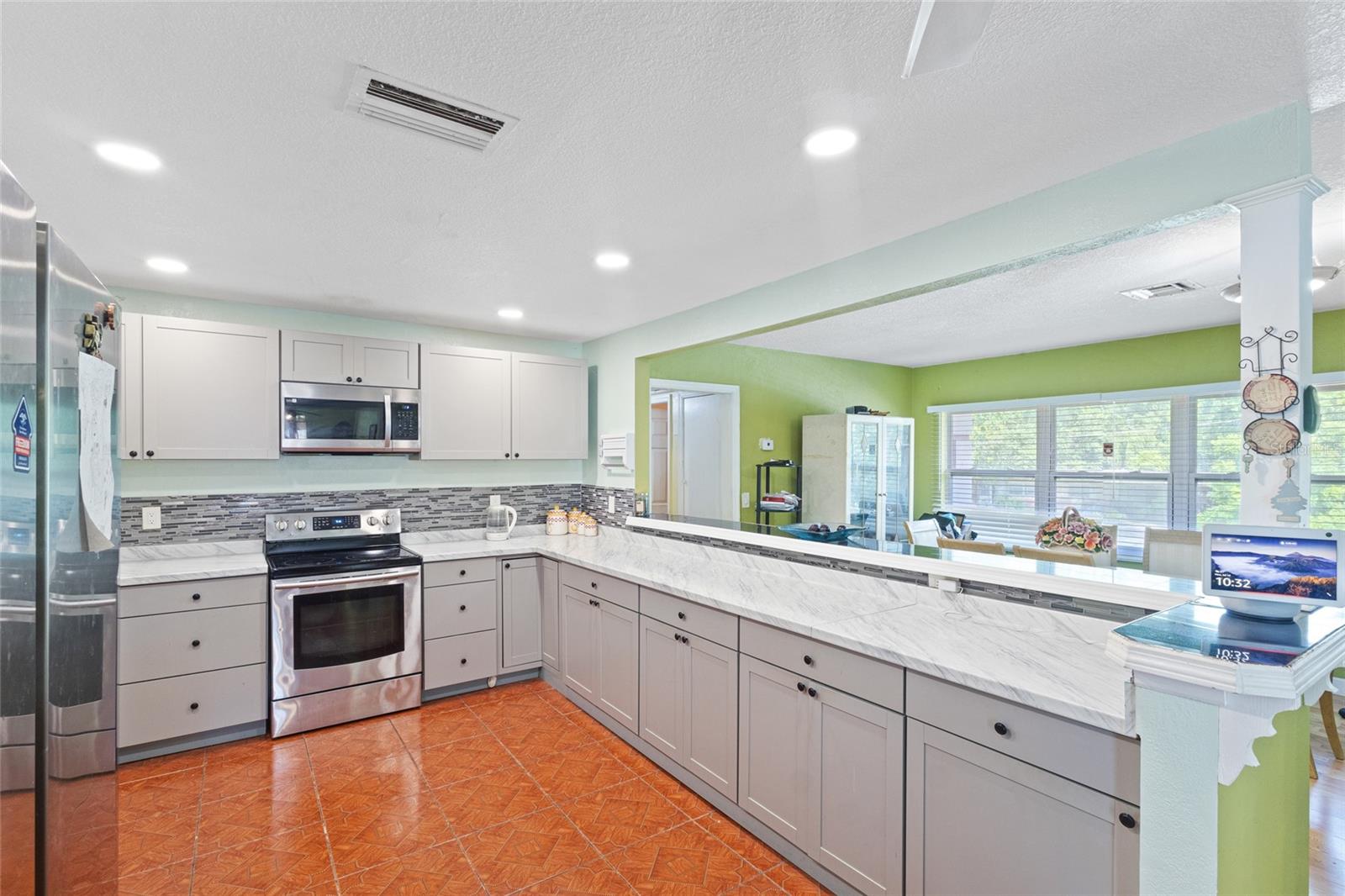 1607 LAKE LORINE DRIVE